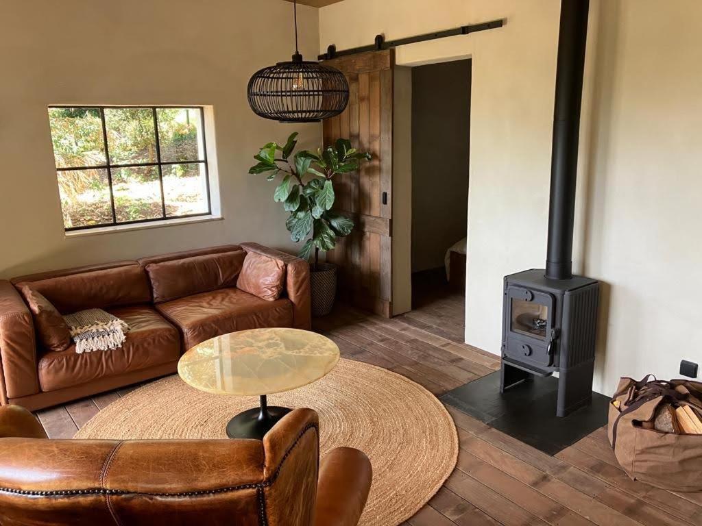 The Cabin Morris Holsbeek Екстериор снимка