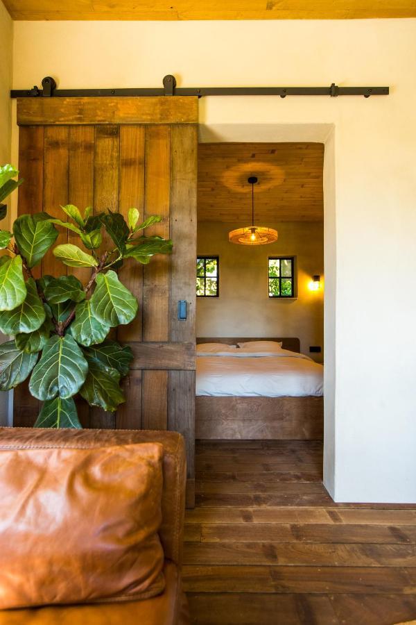 The Cabin Morris Holsbeek Екстериор снимка