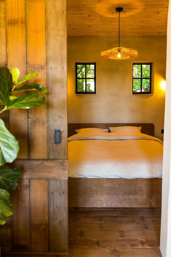 The Cabin Morris Holsbeek Екстериор снимка