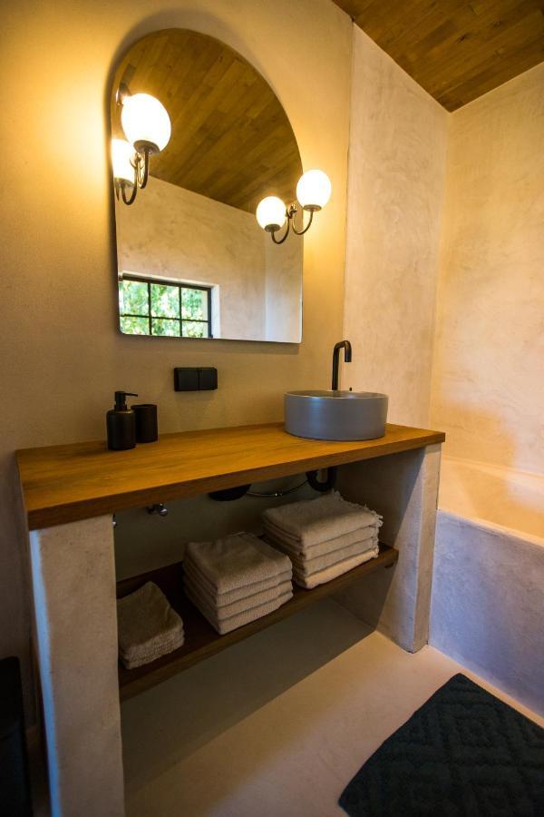 The Cabin Morris Holsbeek Екстериор снимка